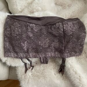 Victoria Secret Angels Lace Garter Panty Large